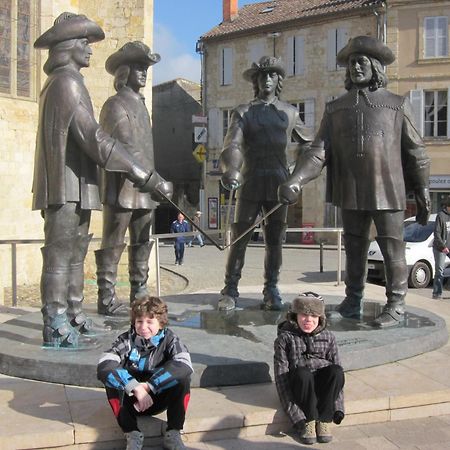 Gite La Halippe Caussens Buitenkant foto